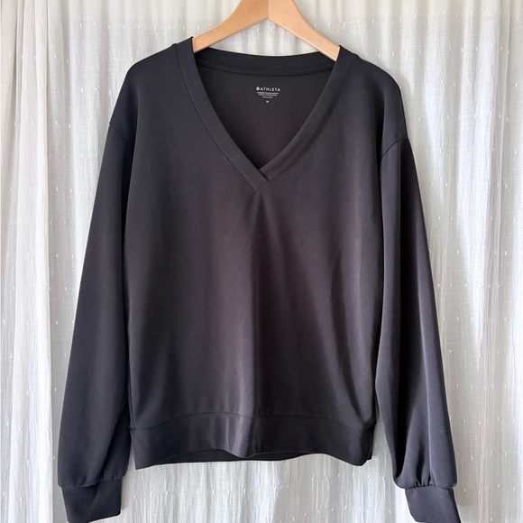 Athleta Sweaters - Athleta Willow V Neck Sweatshirt in Black